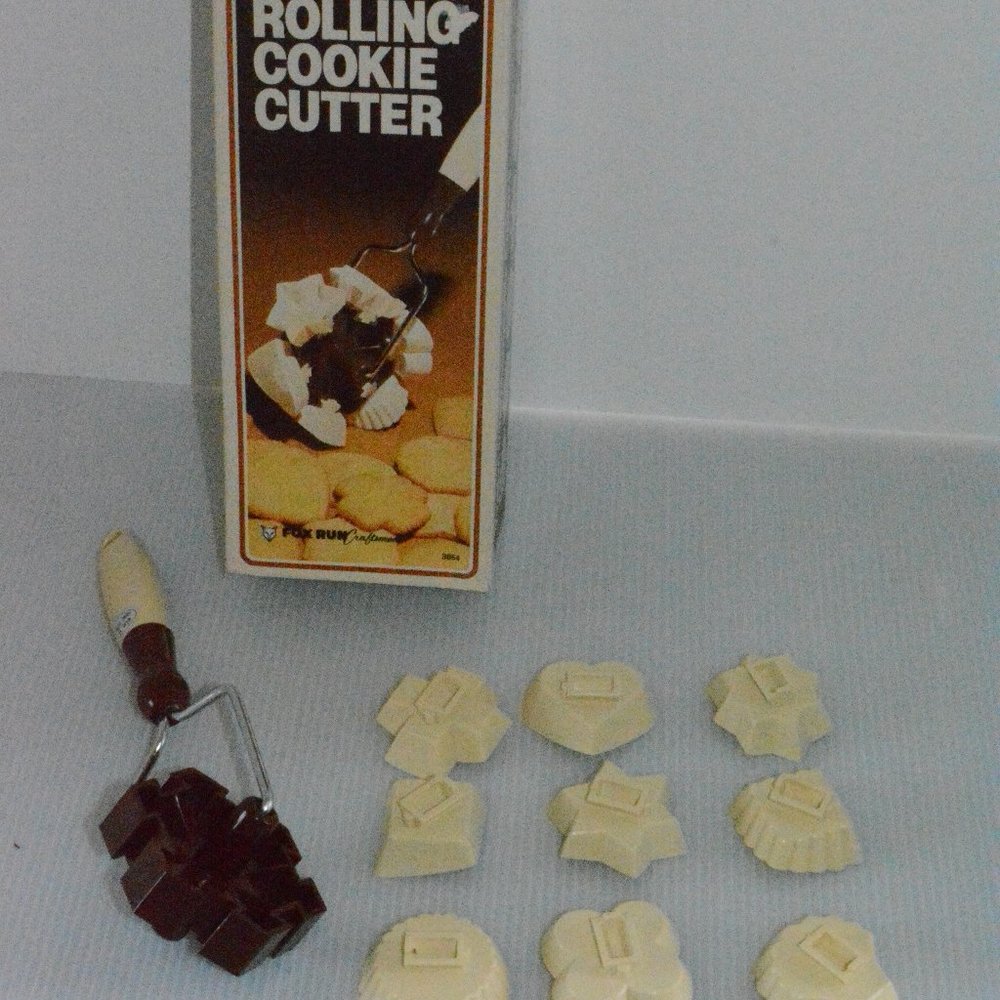 VTG Rolling Cookie Cutters 12 Shapes Fox Run 1984